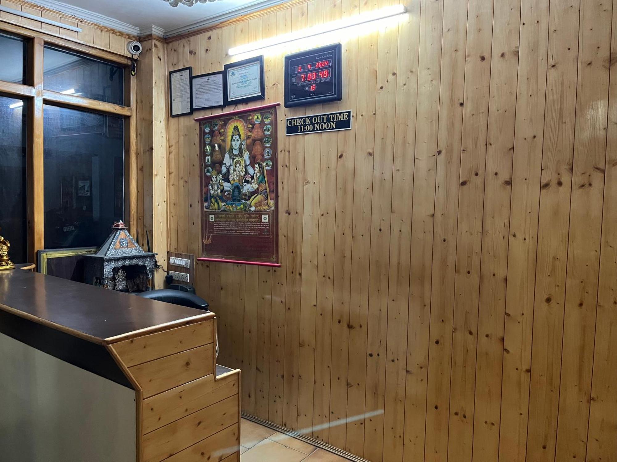 Hotel Premier Mall Road Manali ภายนอก รูปภาพ