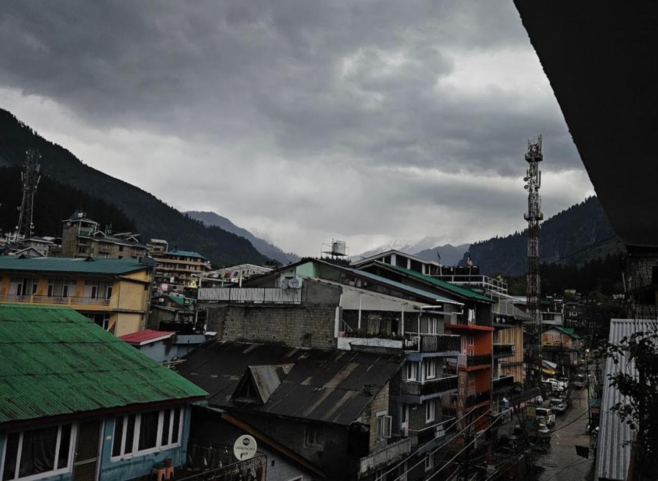 Hotel Premier Mall Road Manali ภายนอก รูปภาพ